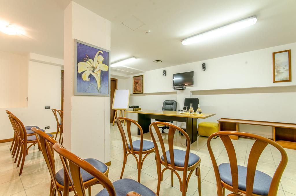 Hotel Federico II LʼAquila Kültér fotó