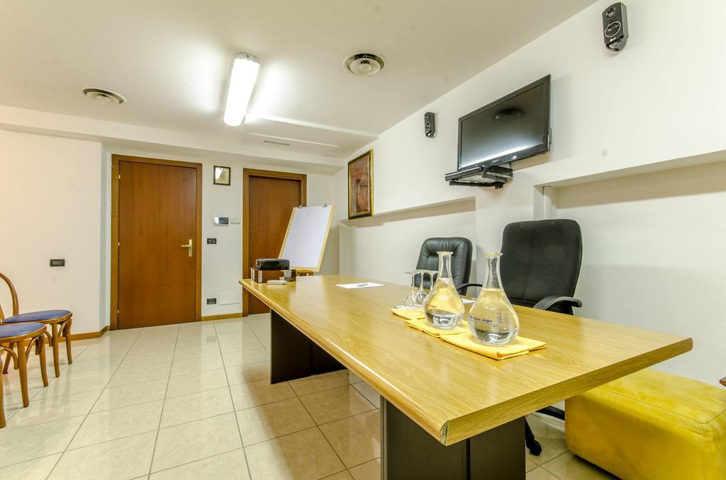 Hotel Federico II LʼAquila Kültér fotó