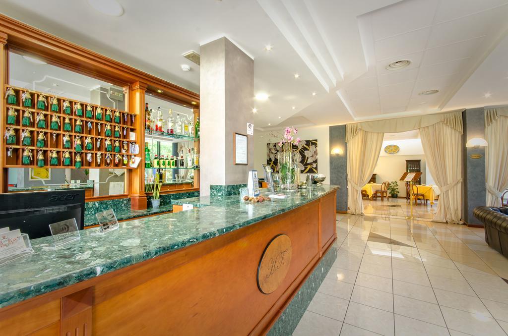 Hotel Federico II LʼAquila Kültér fotó