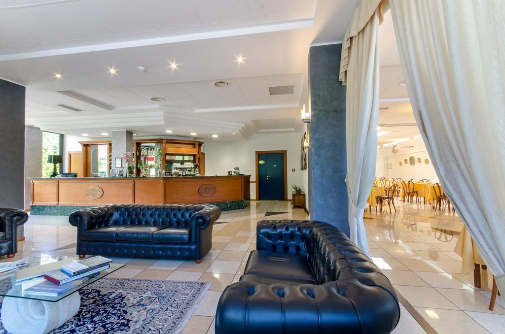 Hotel Federico II LʼAquila Kültér fotó