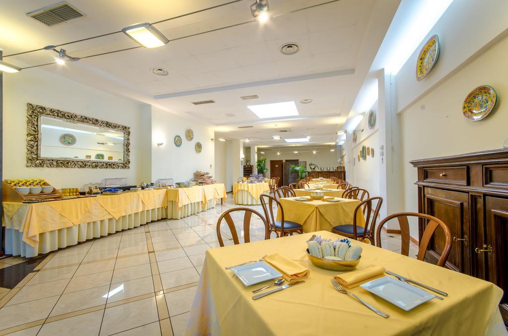 Hotel Federico II LʼAquila Kültér fotó